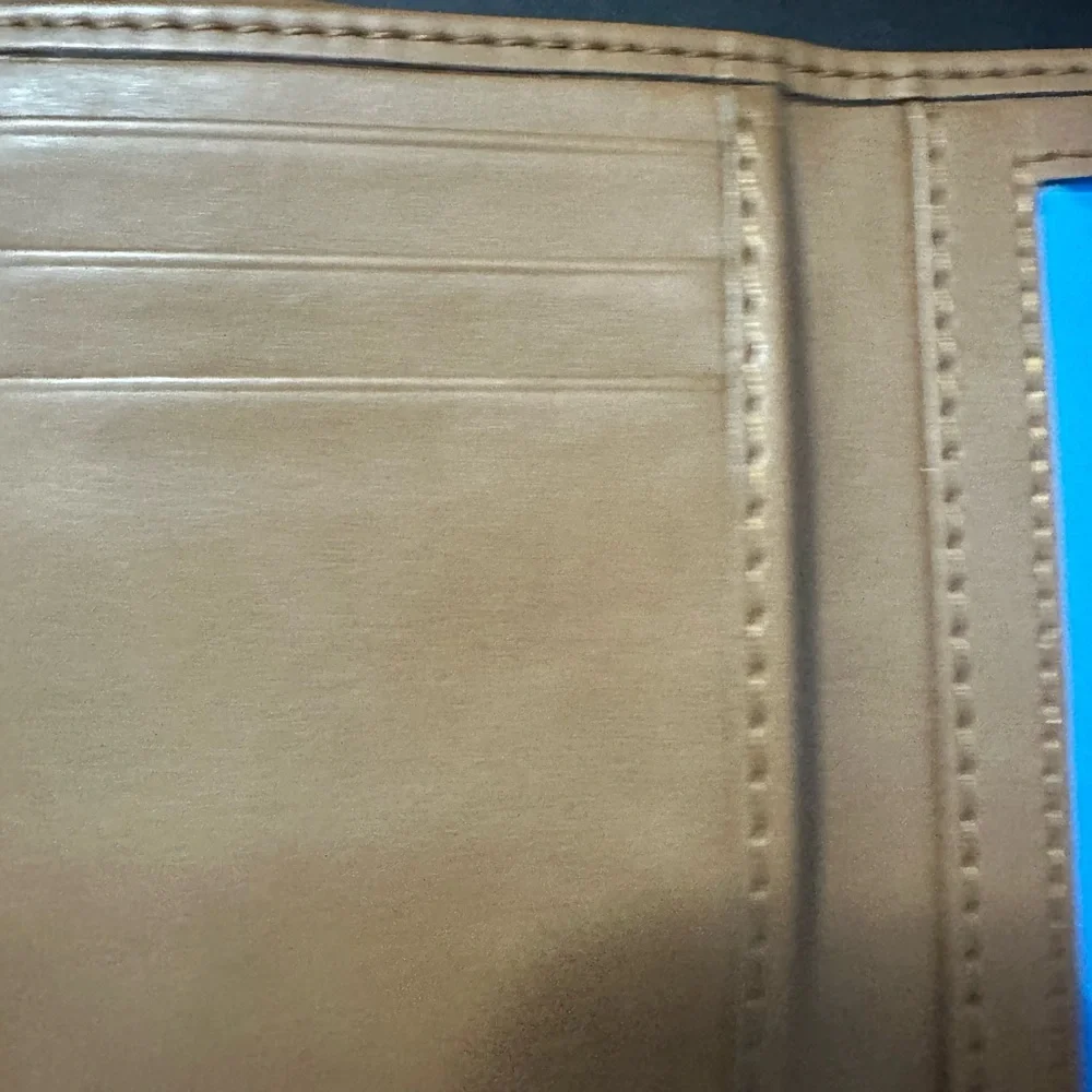 🆕Columbia Trifold Leather Wallet